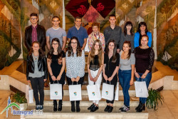 Кметът Гавалюгов награди отличниците на Випуск 2018 с почетни грамоти и книги 