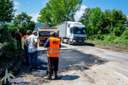 БКС ремонтира аварийно проблемната дупка на околовръстното шосе на Ботевград
