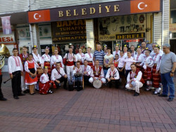 Самодейни състави при читалището в Литаково участваха в международен фестивал в Зонгулдак, Турция  