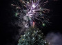 С настроение и фойерверки запалиха празничните светлини на елхата в Ботевград