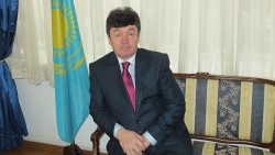 Кметът Иван Гавалюгов посреща в Ботевград посланика на Република Казахстан 