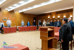 С кворум от 21 гласа започна извънредното заседание на ОбС