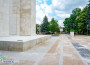 До края на месеца ще бъде готово пространството около мемориала в градския парк