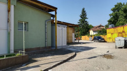 Поставиха обществена тоалетна при зеленчуковия пазар