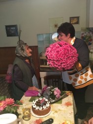 101 години отпразнува баба Драгана от Скравена
