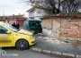 Такси катастрофира на кръстовище в Ботевград