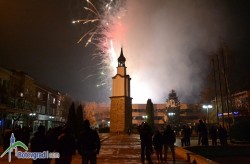 Посрещаме 2020-та година с празнични илюминации и традиционно хоро на пл. „Освобождение“