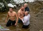 Божидар Иванов извади кръста от ледената вода на Стара река