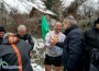 Божидар Иванов извади кръста от ледената вода на Стара река