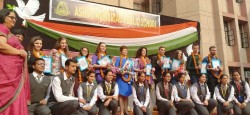 Ботевградски ученици и учители благодариха на областния управител за незабравимите преживявания в Индия
