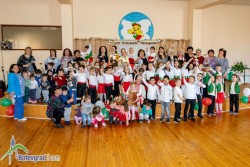 Малчуганите от ДГ "Славейче" участваха във викторина „Аз обичам България“ 