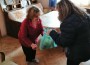 ЗАПОЧНА РАЗДАВАНЕТО НА ХРАНИТЕЛНИ ПАКЕТИ НА СОЦИАЛНО СЛАБИ И САМОТНИ ВЪЗРАСТНИ ХОРА В ЦЯЛАТА ОБЩИНА