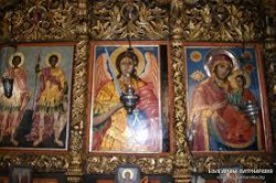 Църквите в Етрополе получиха помощ от Елаците-Мед 