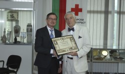 Българският Червен кръст връчи грамоти на Геотехмин и Елаците-Мед  