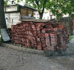 Проверяват за складирани отпадъци, строителни материали и дърва за огрев върху обществени площи 