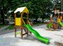 Монтираха съоръженията за игра на новата детска площадка на ул. „Дико Илиев“