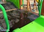 Омазаха с масло съоръженията на детска площадка