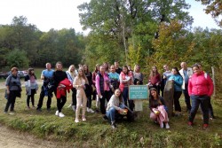 Възпитаници на ППМГ участваха в кампания за откриване и подобряване на популации на защитени растителни видове   