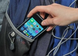 34-годишeн открадна мобилен телефон от клиентка в хипемаркет