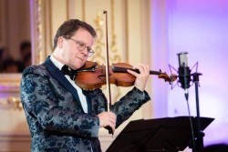 Виртуозният цигулар Веско Ешкенази с концерт в Ботевград