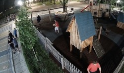 Поредна вандалска проява в градския парк. Непълнолетен счупи камера  