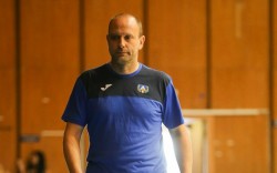 Папазов вече не е треньор на Левски Лукойл, клубът е с нов спонсор