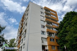 Броят на жилищните сгради в община Ботевград е 12 613