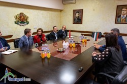 Посланикът на Турция Айлин Секизкьок посети днес Ботевград