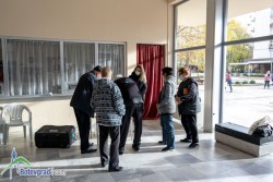 Засилен интерес към пробното гласуване с машини в Ботевград