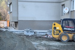 ОБЩИНА ЕТРОПОЛЕ ЗАПОЧНА РЕКОНСТРУКЦИЯ НА МЕЖДУБЛОКОВО ПРОСТРАНСТВО В КВАРТАЛ 13 