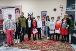 И кметът Гавалюгов чете приказка на децата в читалище “Христо Ботев“