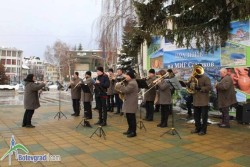 Общинският духов оркестър взе участие в зимен празник в Самоков