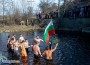 12 смелчаци се хвърлиха за кръста във водите на река Бебреш край Врачеш