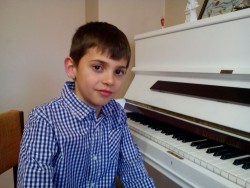 Талантлив млад пианист с първа награда на международен конкурс