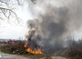 Горят автомобилни гуми в северната част на Ботевград