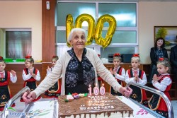 100-годишен юбилей празнува баба Стефка Мицева
