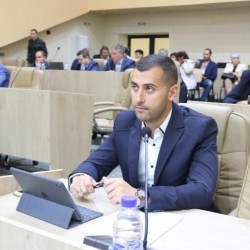 Дамян Маринов, общински съветник, председател на ГЕРБ-Ботевград: За газа, социалната чувствителност и нивото на дебата в местния парламент