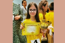 Ива Филипова от Ботевград е националният Spelling Bee Junior шампион на България