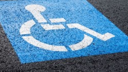 200 лева глоба за неправилно паркиране на място за инвалиди