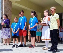 Отборът на ОУ "Св. св. Кирил и Методий" -  Ботевград -  победител в Националното състезание по БДП