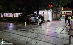 Лек автомобил се заби до масите на ресторант „Нептун”