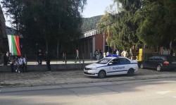 Полицейските служители бдят за сигурността и безопасността на пътя в първия учебен ден