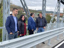 Кандидатите от ГЕРБ Младен Маринов и  Дамян Маринов се срещнаха с избиратели  в Новачене