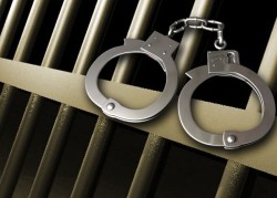 Трима етрополци остават в ареста за притежание на наркотици