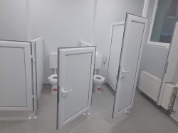 Изцяло е подменено оборудването в двете санитарни помещения на основното крило на ДГ “Детелина“ - Врачеш
