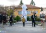В двора на ОУ “Никола Вапцаров“ официално откриха бюст-паметник на неговия патрон