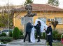 В двора на ОУ “Никола Вапцаров“ официално откриха бюст-паметник на неговия патрон
