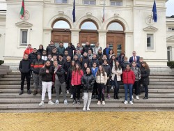 Връзката на народните представители с гражданите е изключително важна