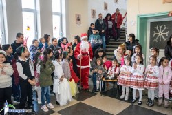 Съвместно коледно тържество на децата от детската градина и училището в Новачене