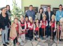 Коледари от ДГ „Славейче“ посетиха Община Ботевград